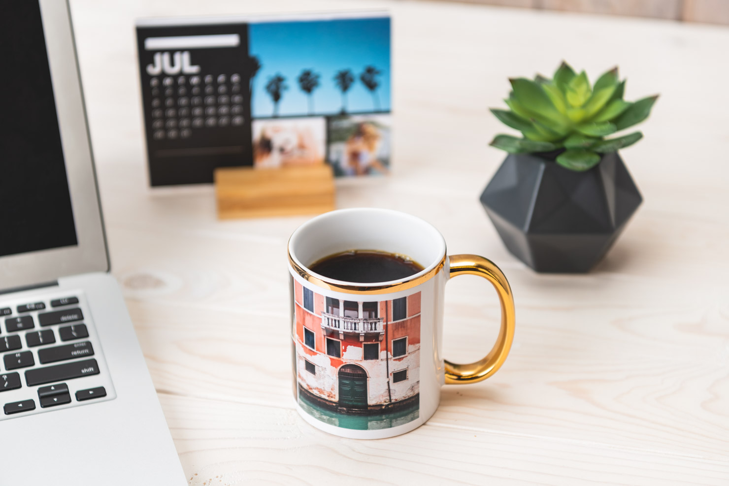 mug with pictures of Italy