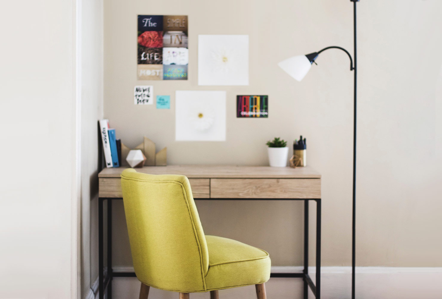 30+ Desk Decor Ideas For Work Or Home | Shutterfly