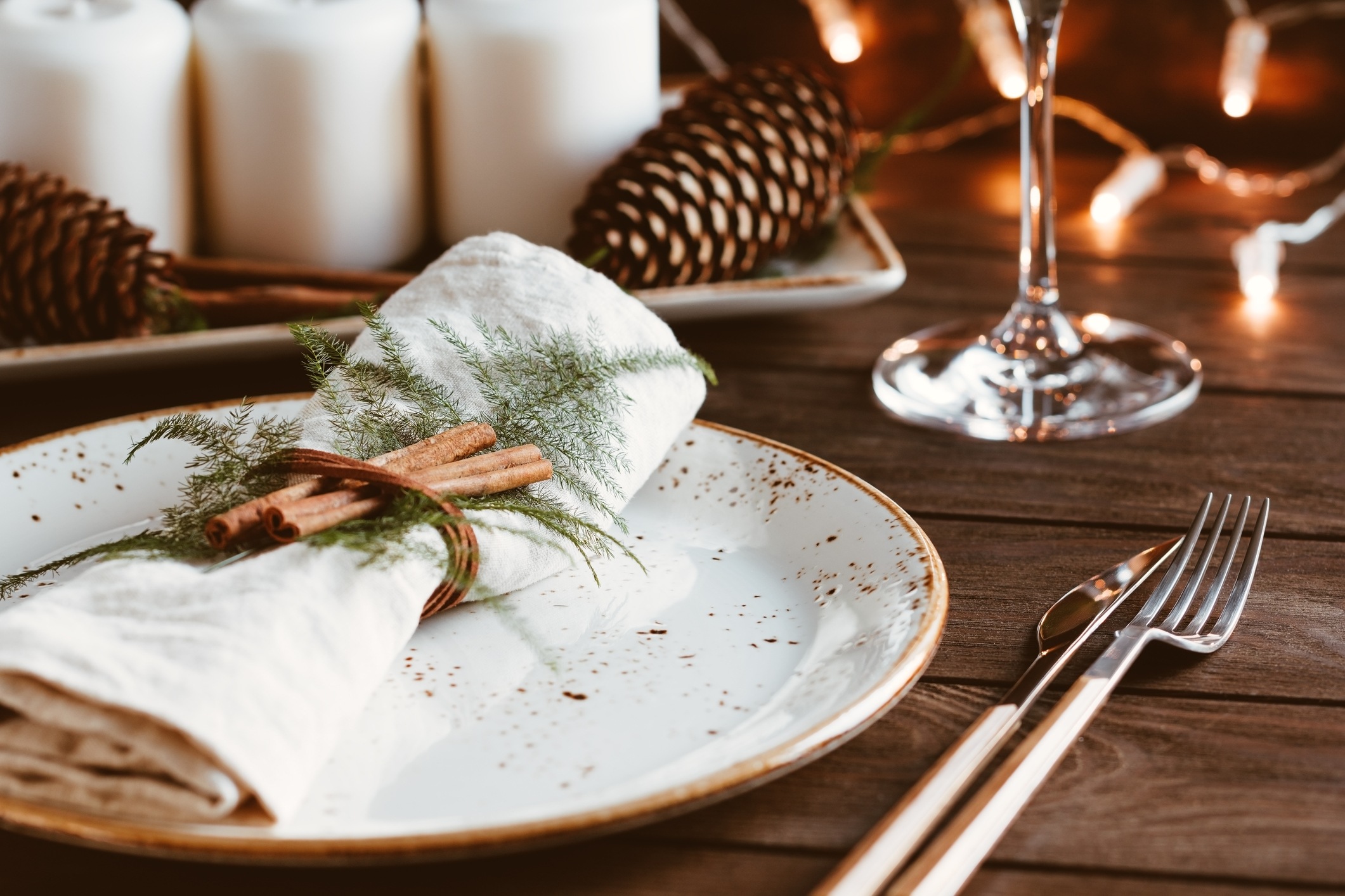 christmas party table setting
