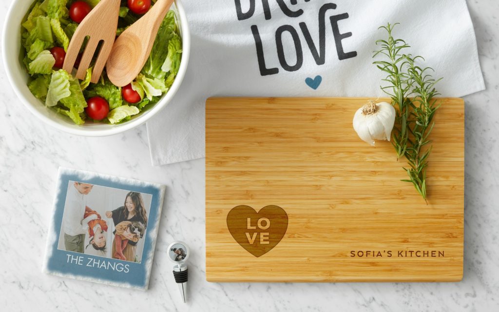 Custom cutting board DIY gift
