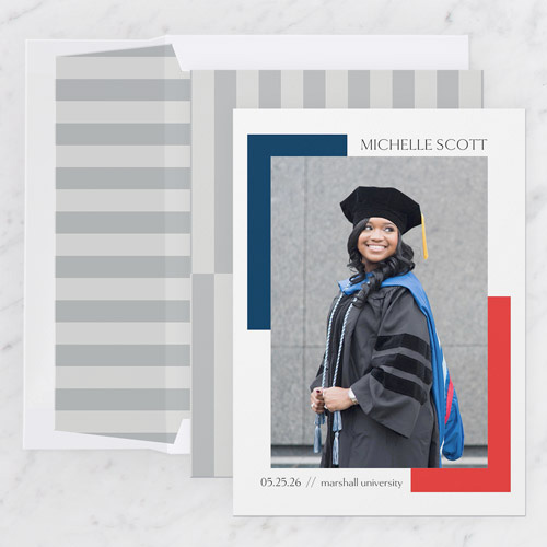 2026 graduation announcement with girl in cap and gown